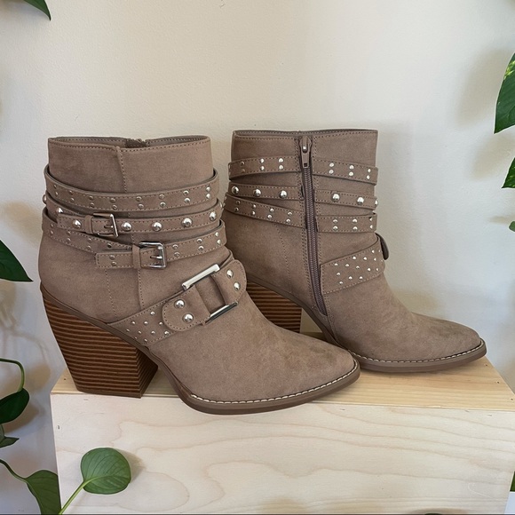 Madden Girl Shoes - NWT TAUPE BOOTIES